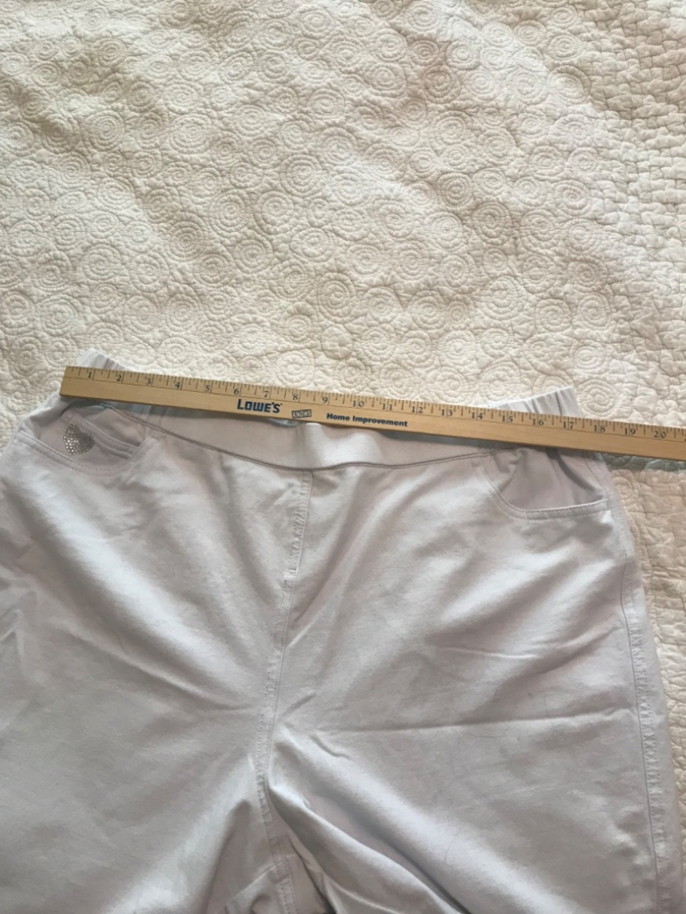 QF white DreamJeannes pull-on shorts with rhinestone grommet details (XL) - Picture 4 of 13